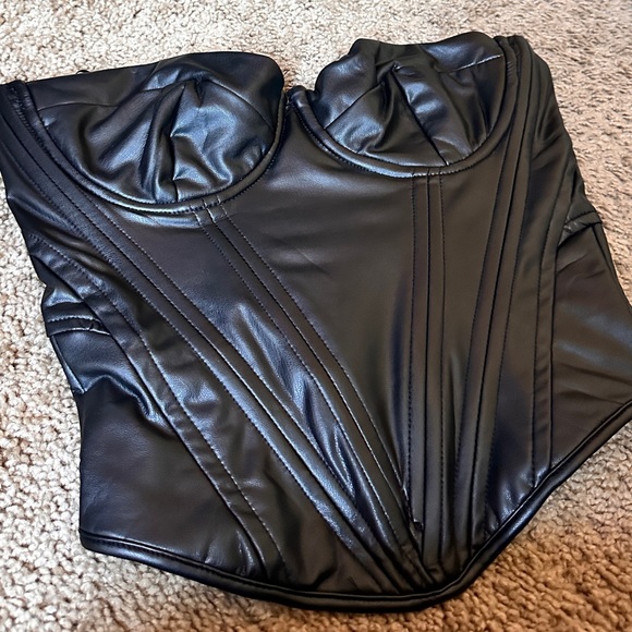 Vegan leather corset top - Picture 2 of 2